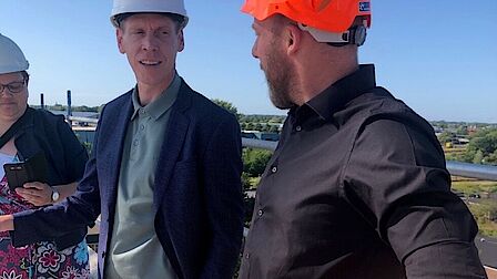 Op het dak van de nieuwbouw aan de Deimoslaan. 